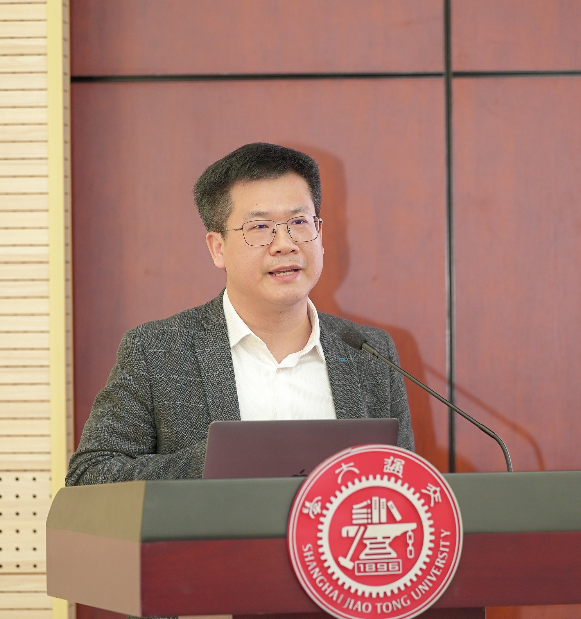 1740995927721614.jpg 1740995927721614.jpg