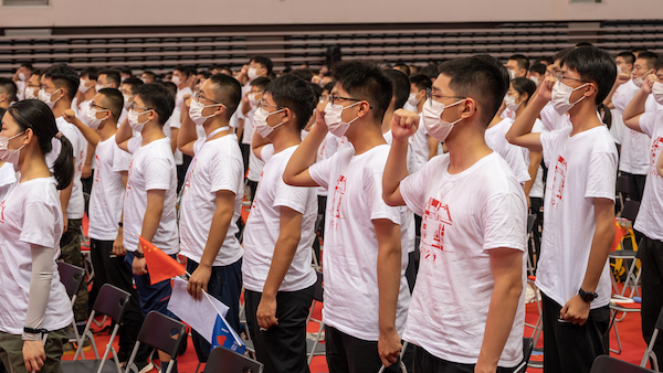 1630081393772182.jpg 图片9:新生宣誓图.jpg