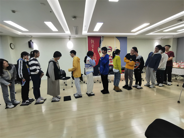 1681900854780054.jpg 交通阻塞.jpg