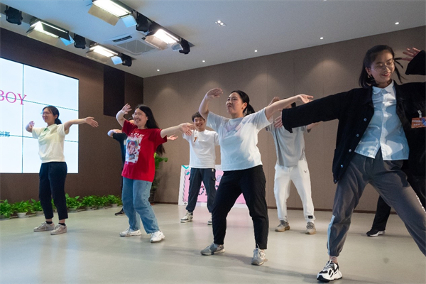 1684927983876630.jpg 图2 舞蹈表演.jpg