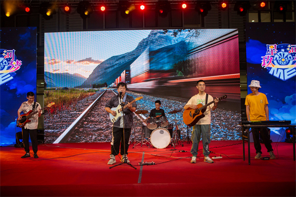 1688739494740109.jpg 图4-不伤心乐队.jpg