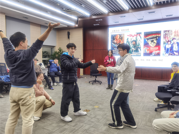 1702298129510411.jpg 话剧表演.jpg