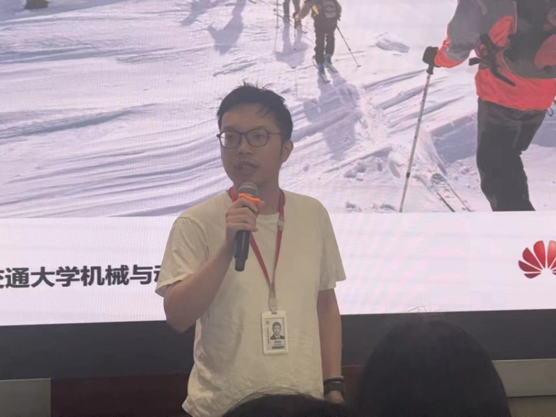 1753274457268242.jpg 诸葛洵学长分享交流_resized.jpg