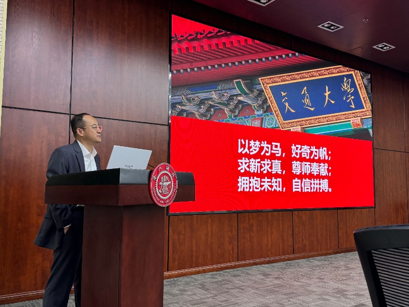 1763296732242827.jpeg 李永兵老师_resized.jpeg