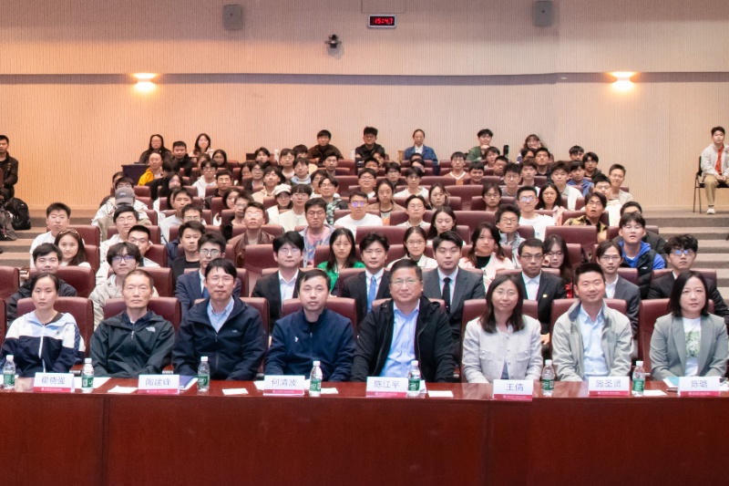 图1 第十届德赢vwin体育官网登录研究生“学术之星”学院答辩会合影_resized.jpg