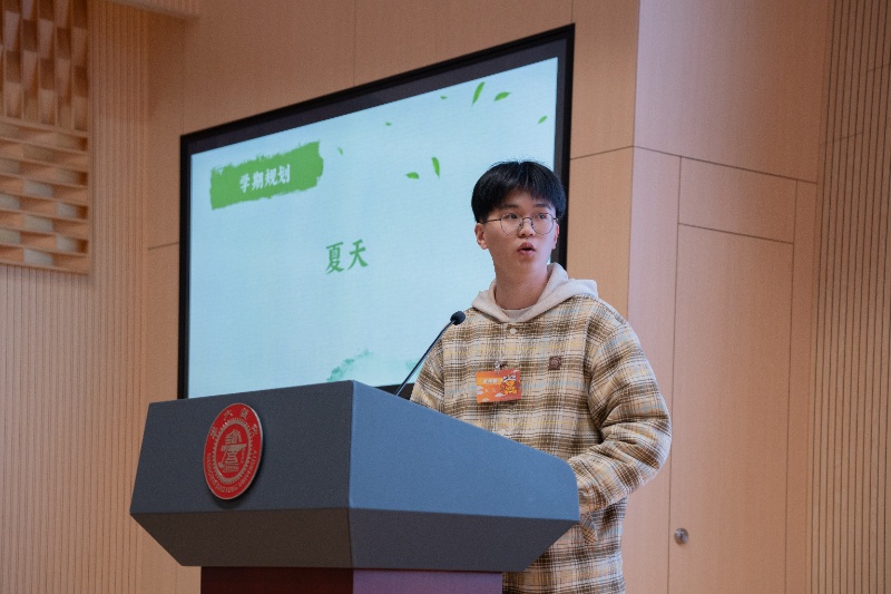 图四：夏天介绍工作内容_resized.jpg